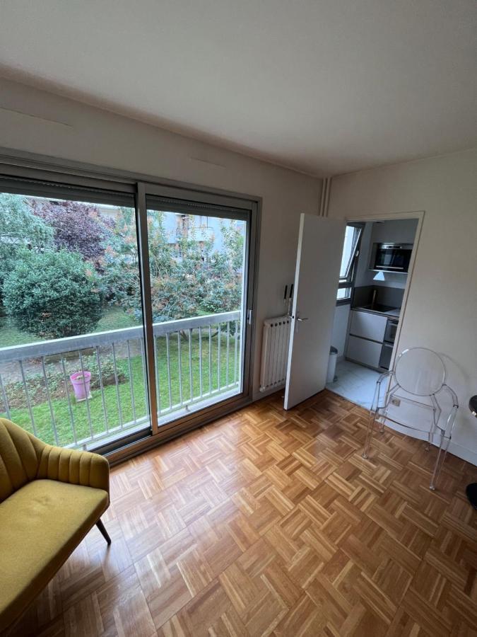 2 Pieces Sur Jardin Appartement Parijs