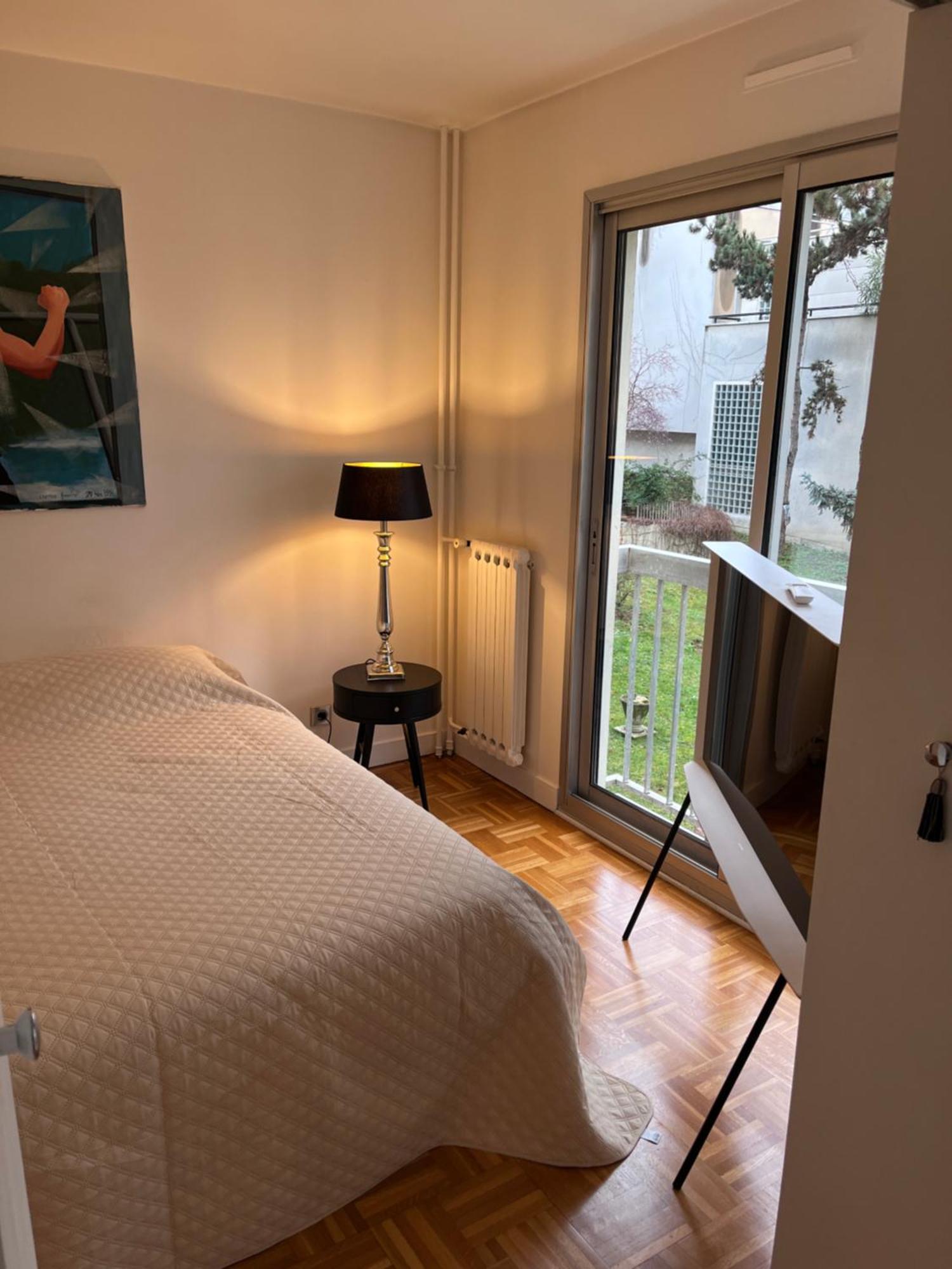 Appartement 2 Pieces Sur Jardin Parijs