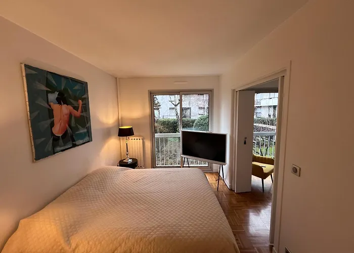 Suite 2 Pieces Sur Jardin Paris
